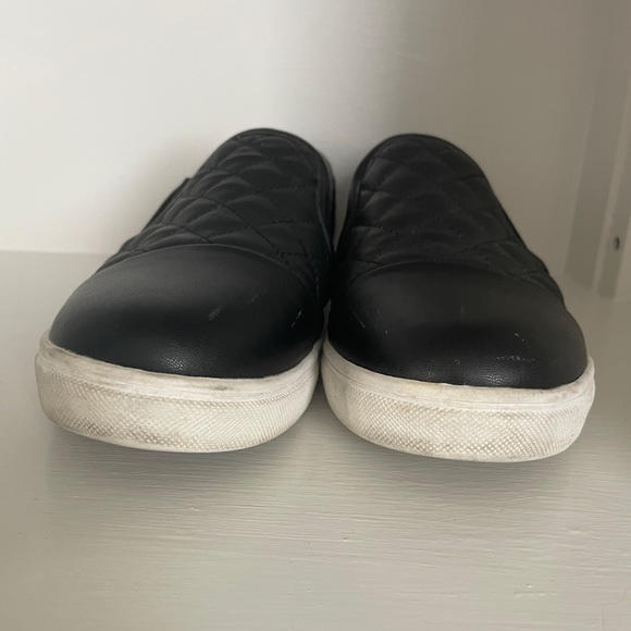 Steve Madden Leather Quilted Sneakers - Ecentrcq Slip Ons Shoes - Picture 6 of 6